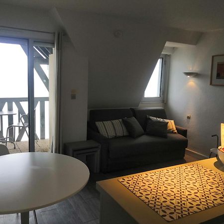 Residence "Les Tamaris" トルヴィル＝シュル＝メール エクステリア 写真