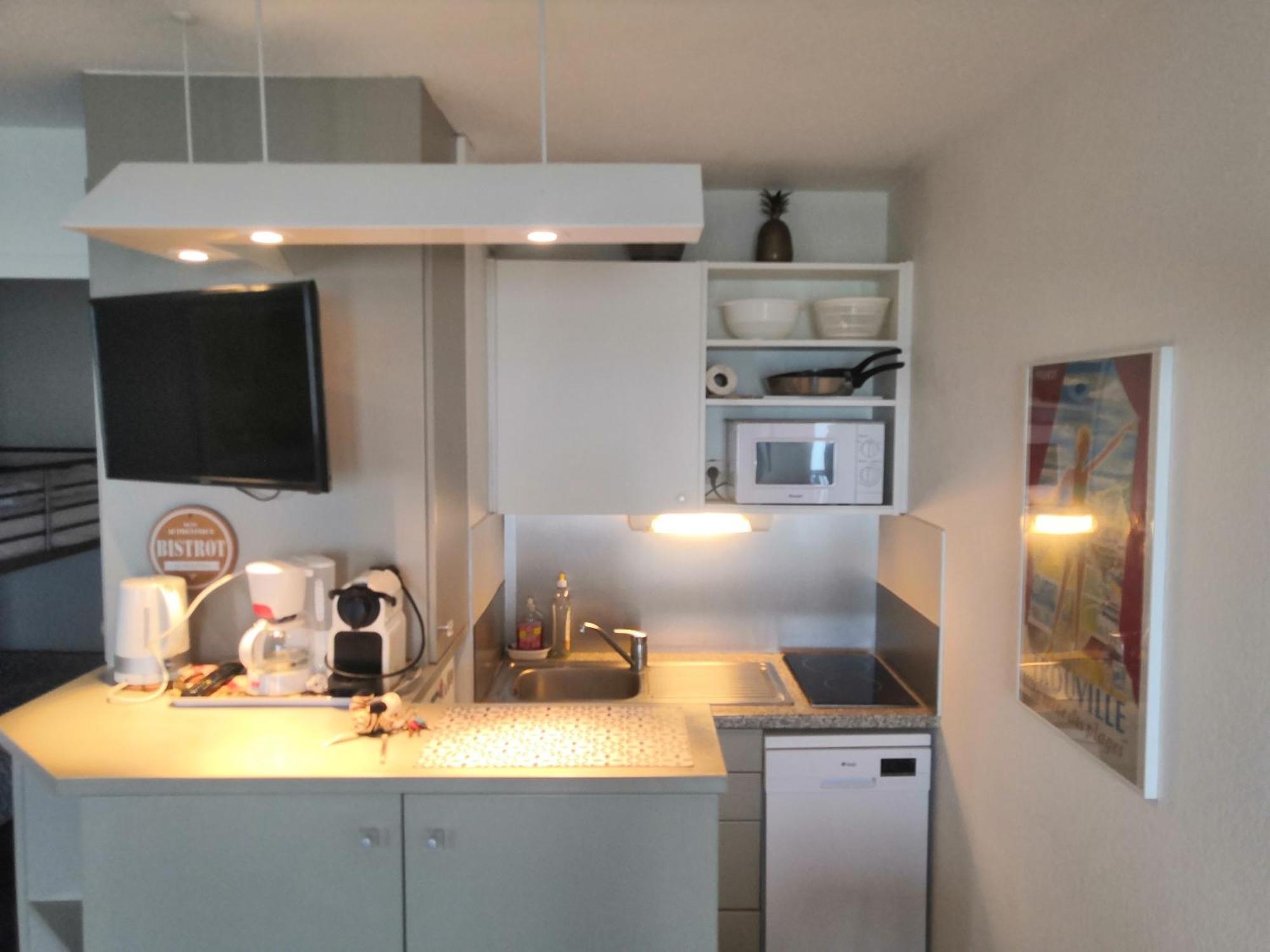 Residence "Les Tamaris" トルヴィル＝シュル＝メール エクステリア 写真